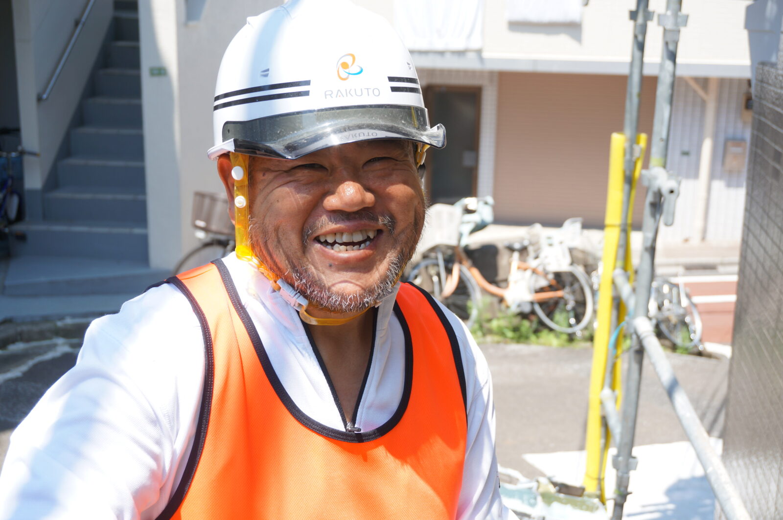 【足立区】施工現場レポート&職人紹介 |現場ブログ|足立区・葛飾区・墨田区で外壁塗装・屋根塗装をするなら株式会社楽塗 【足立区】施工現場レポート&職人紹介 |現場ブログ|足立区・葛飾区・墨田区で外壁塗装・屋根塗装をするなら株式会社楽塗