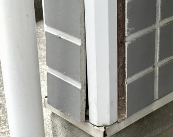 外壁　浮き　反り