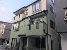 荒川区 E様邸 外壁塗装(サイディング)・屋根塗装(スレート) 白×グリーン